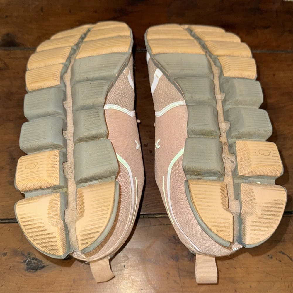 On Running Pink Sneakers with Gray Soles - Picture 12 of 12